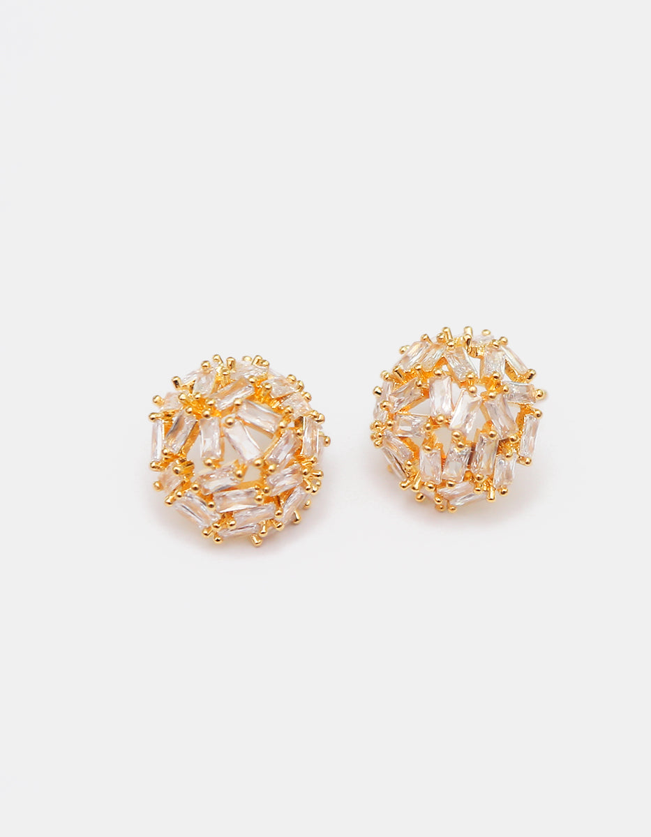 Aretes de bronce en baño de oro con entramado de topacios blancos corte baguette Festive Style