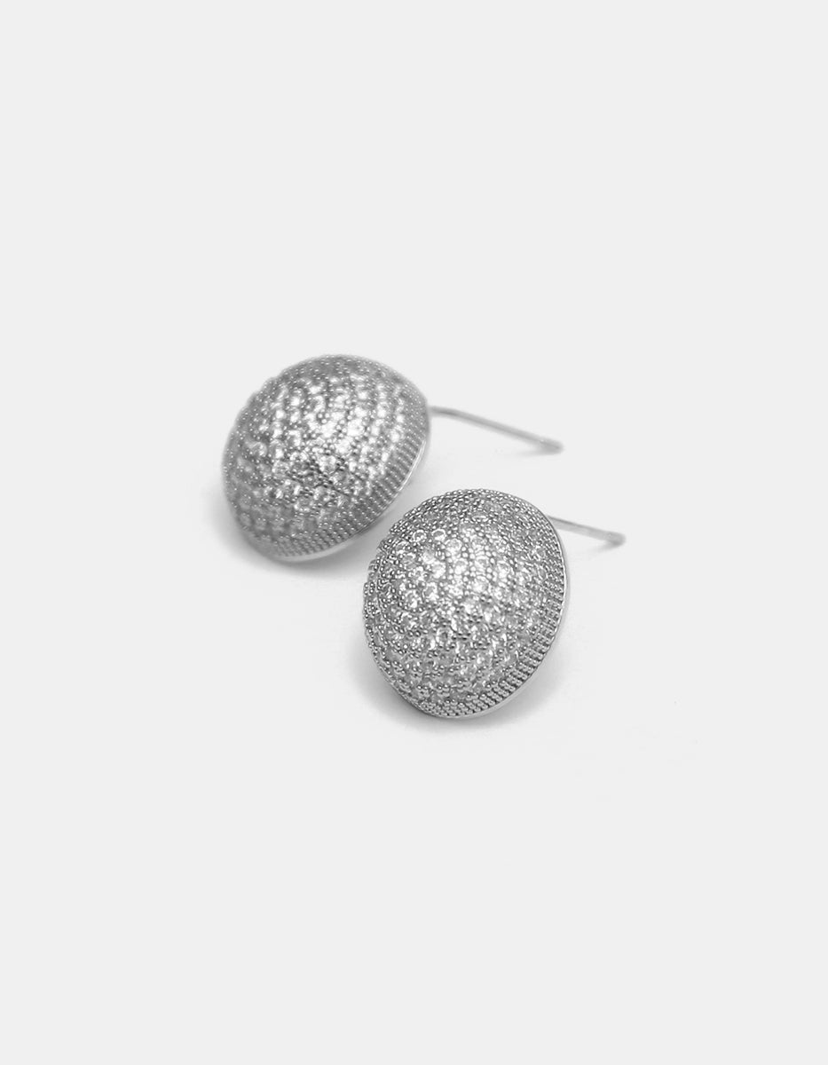 Aretes de domo en baño de Platino con engaste de topacios blancos corte brillante Festive Style