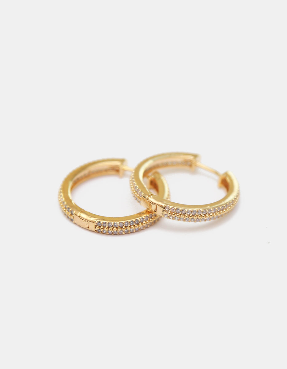 Arracadas de bronce en baño de oro de 22kt con doble hilera de topacios blancos Festive Style