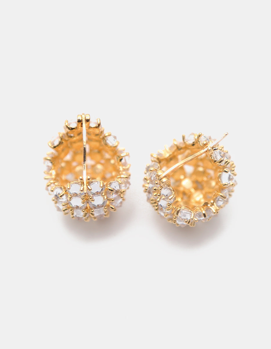 Arracadas domo esférico en bronce con baño de oro de 22kt con racimo de topacios blancos Festive Style