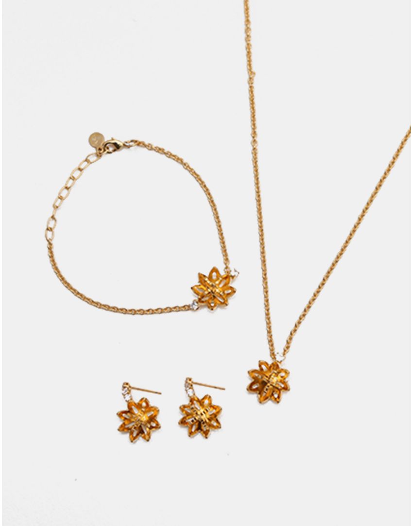 Collar, pulsera y aretes de flor