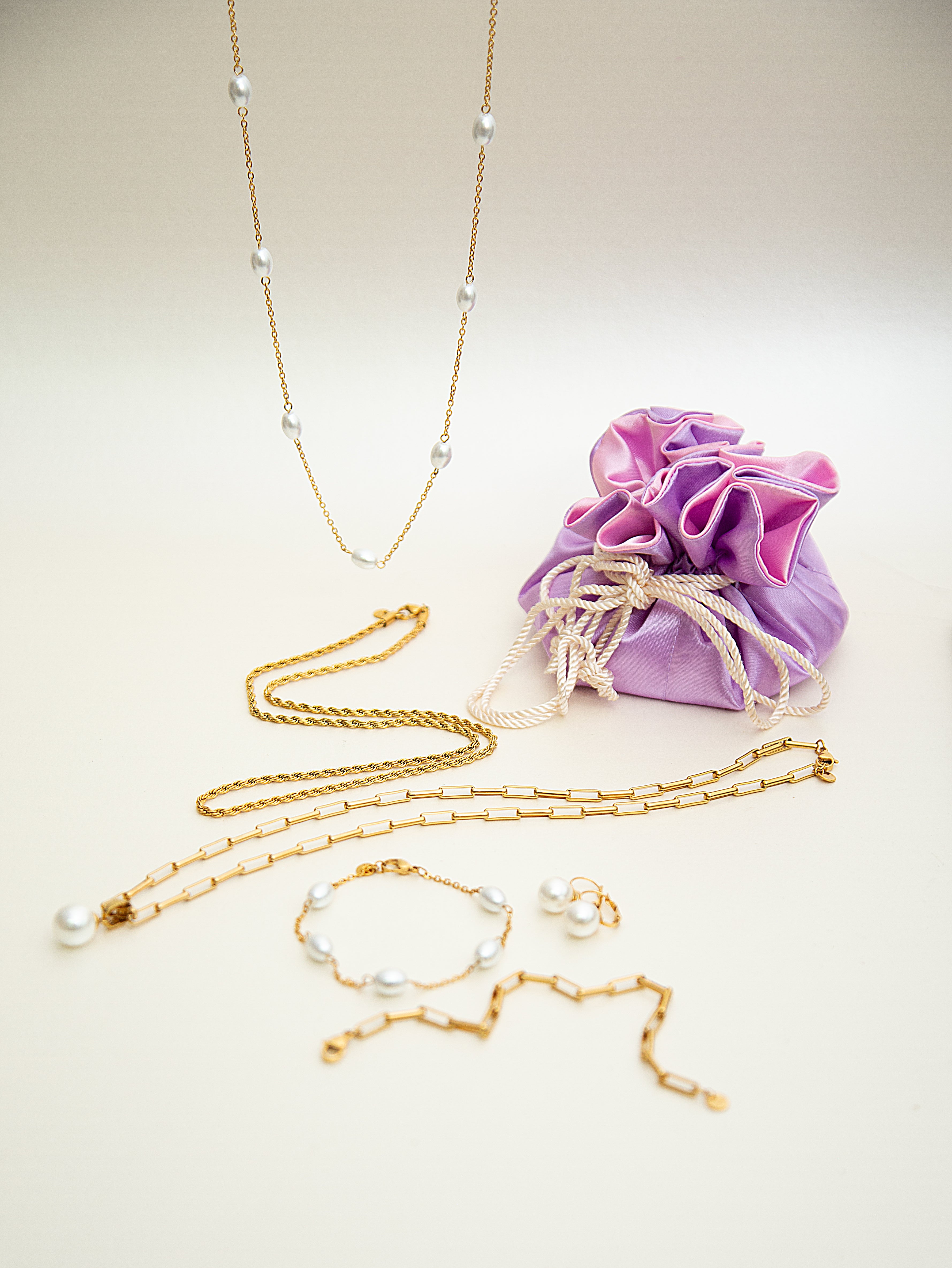 Set de 7 Joyas Goldfilled con Madre Perla: El Regalo Perfecto para Mamá