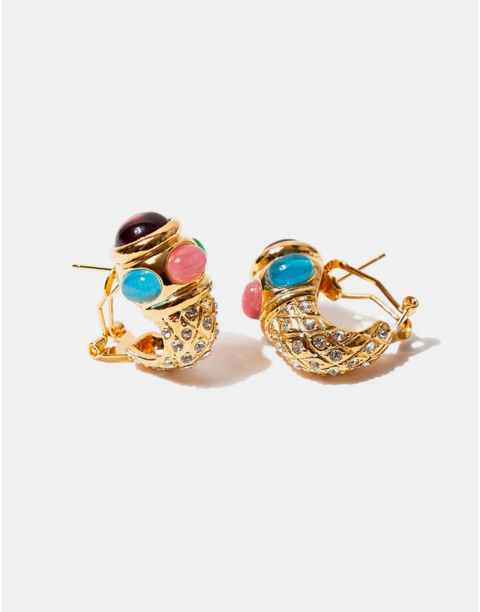 ARETES BY DANIEL