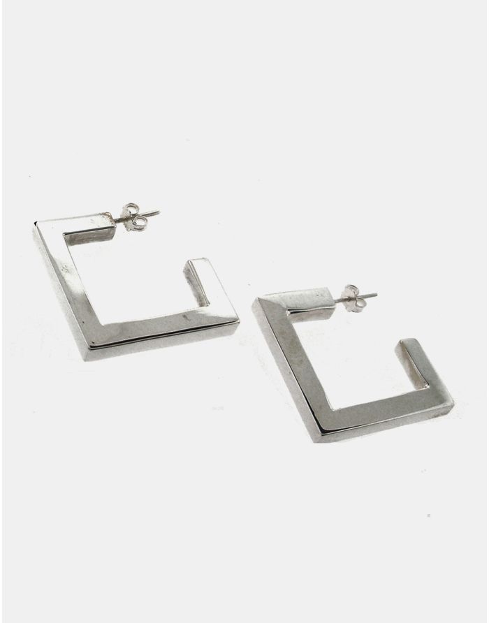 ARETES BY DANIEL