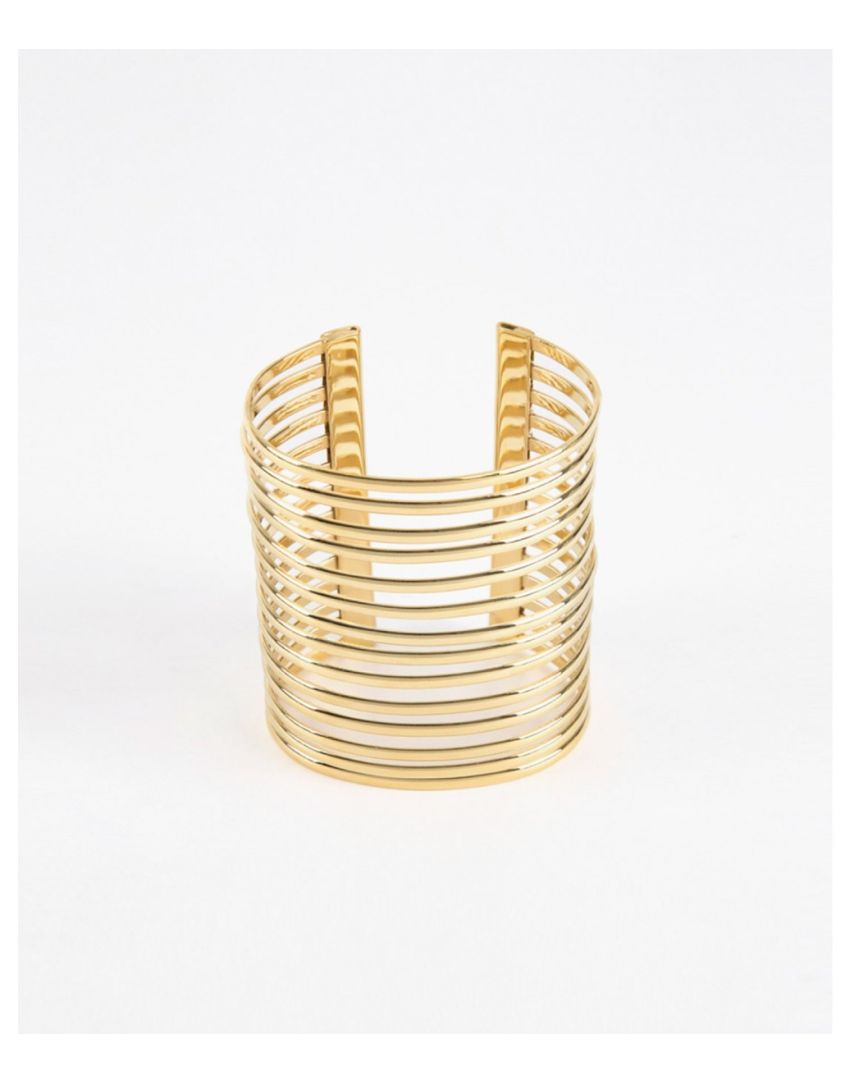 Elegantes brazaletes XXL de Daniel Espinosa