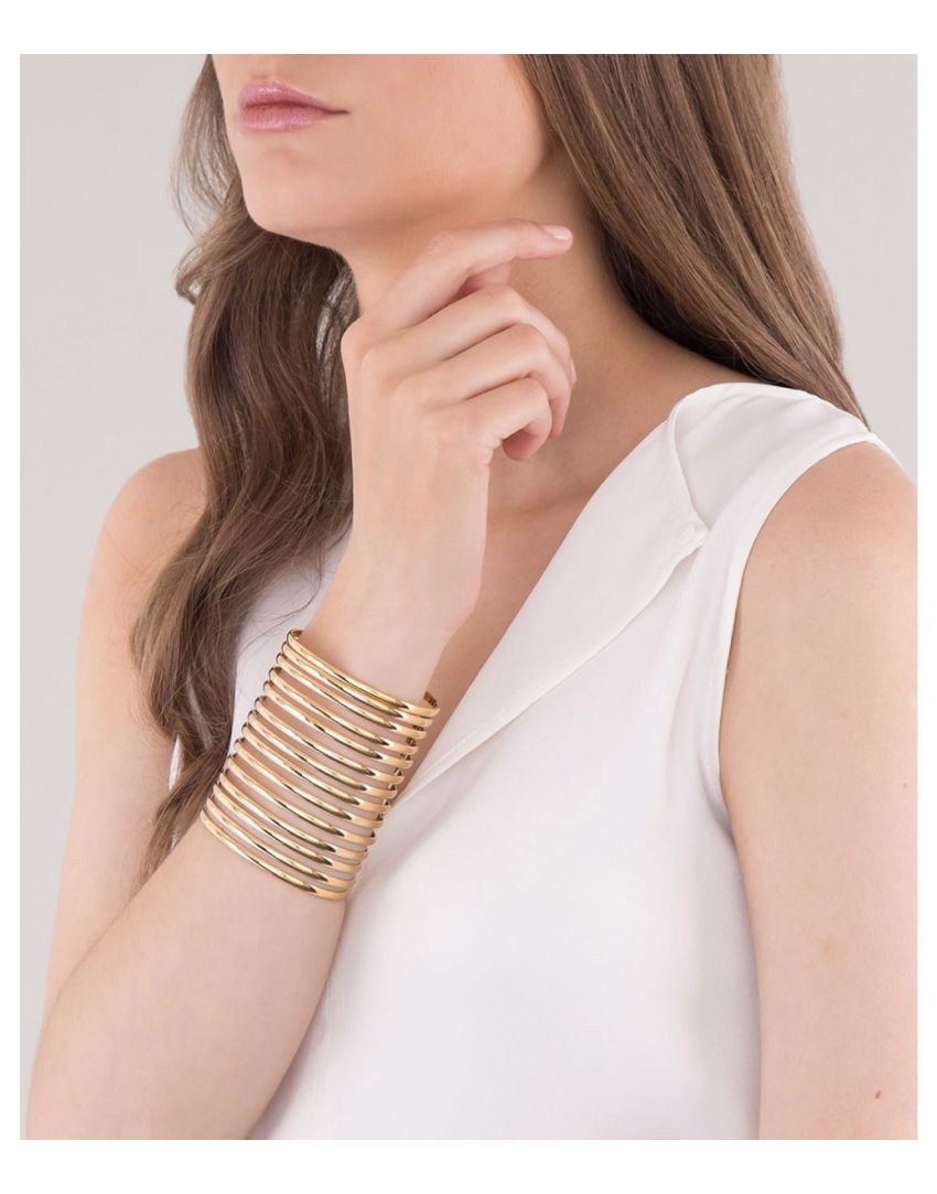 Elegantes brazaletes XXL de Daniel Espinosa