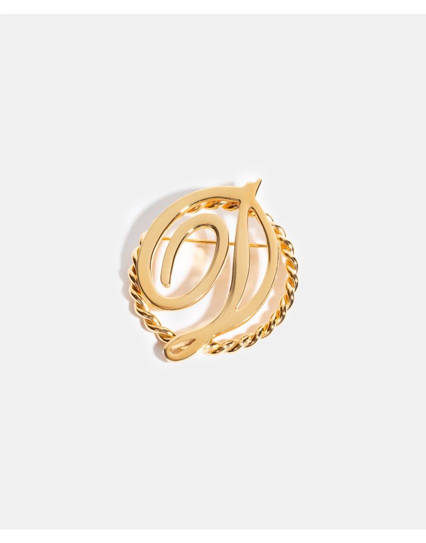 Cargado de significado los broches con iniciales de la colección Pure Love D