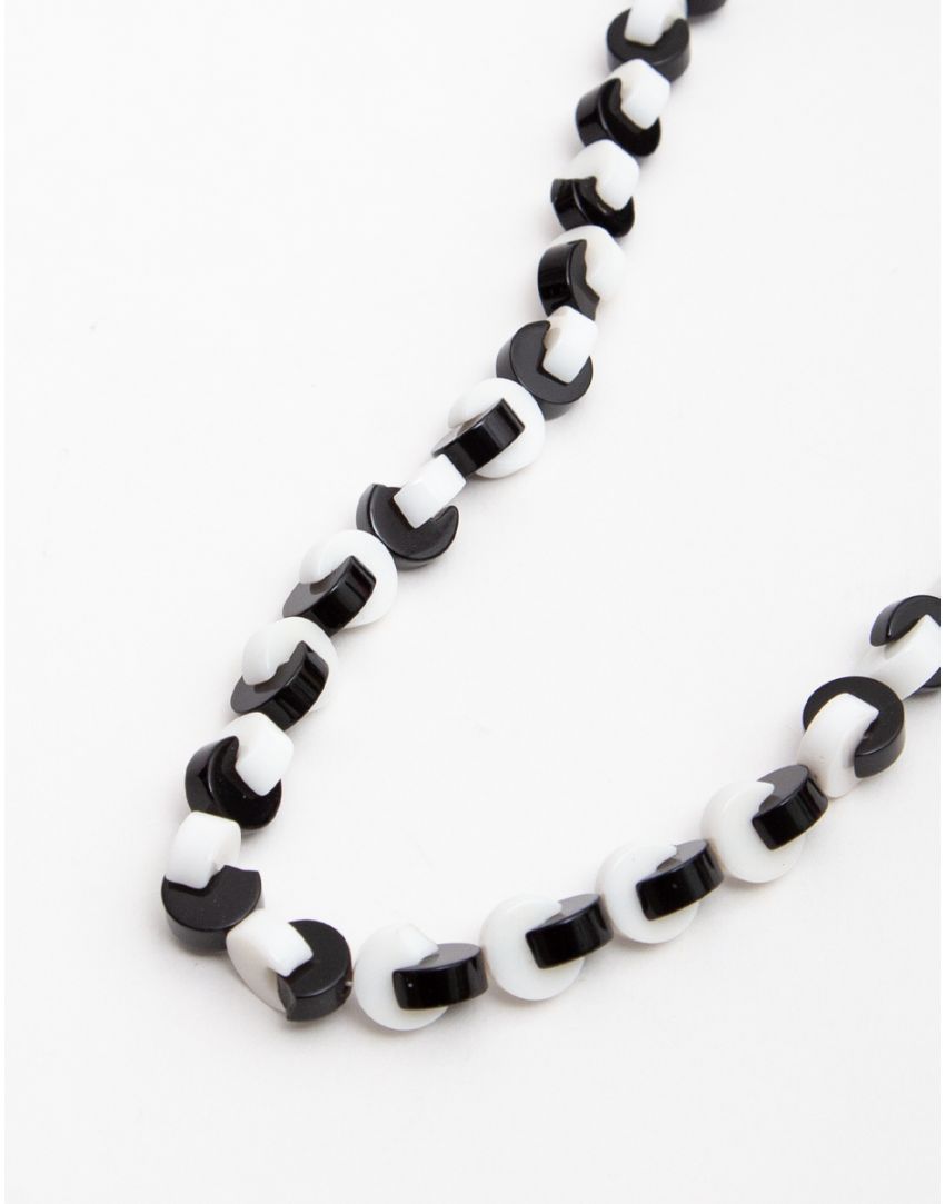 Collar Black and White