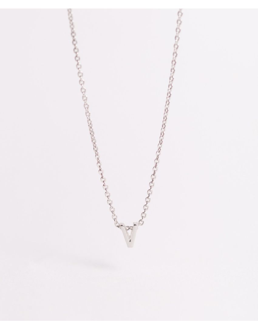 Collar con Inicial V
