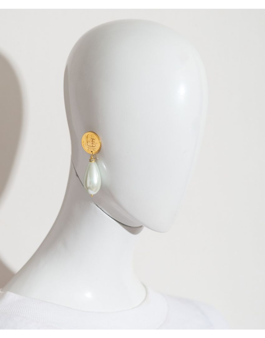Aretes con moneda y perlas